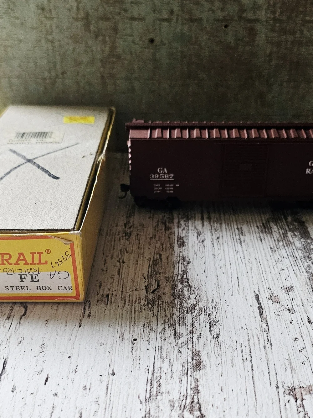 HO Scale Accurail Georgia Railroad GA 39567 40' Boxcar